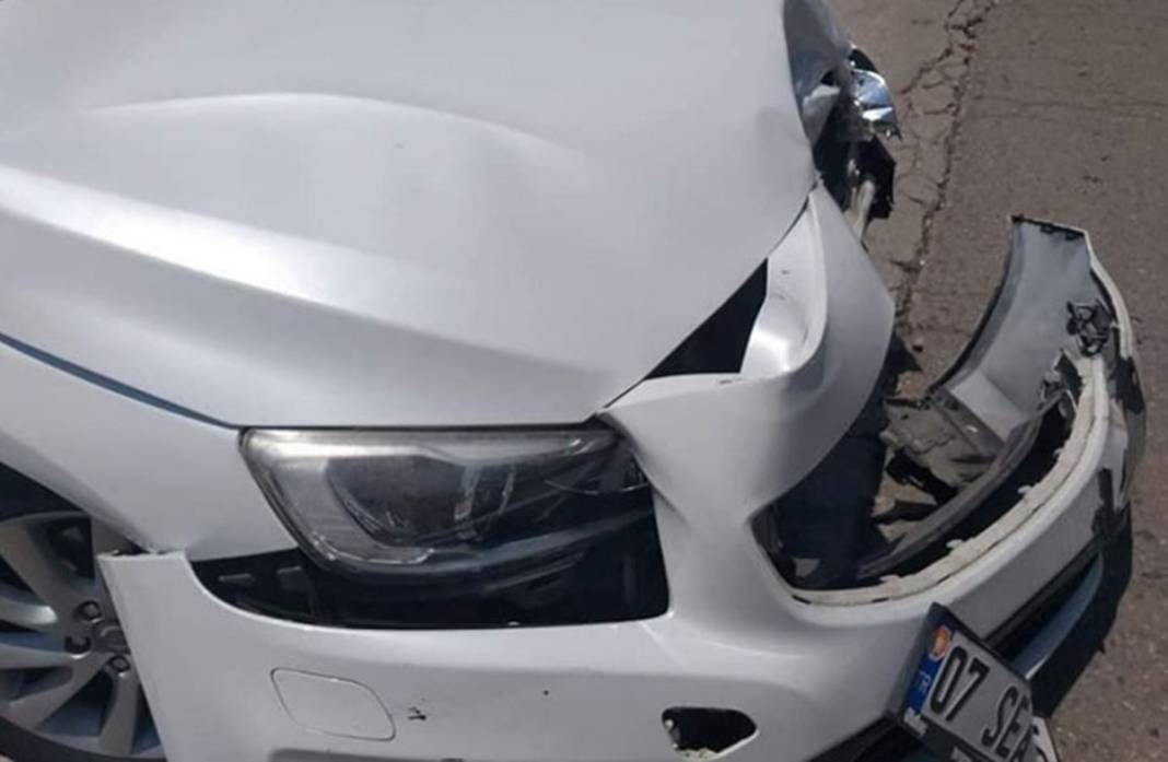 Renault Broadway ile çarpışan Volvo'nun son hali şoke etti! Birodvey Bey diyeceksiniz! 10